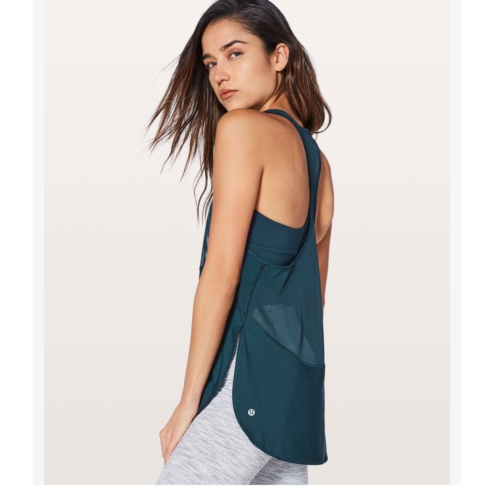 Lululemon Twist Around Tank in Jaded Green 2-in-1 Mesh Racerback Padded Size 4